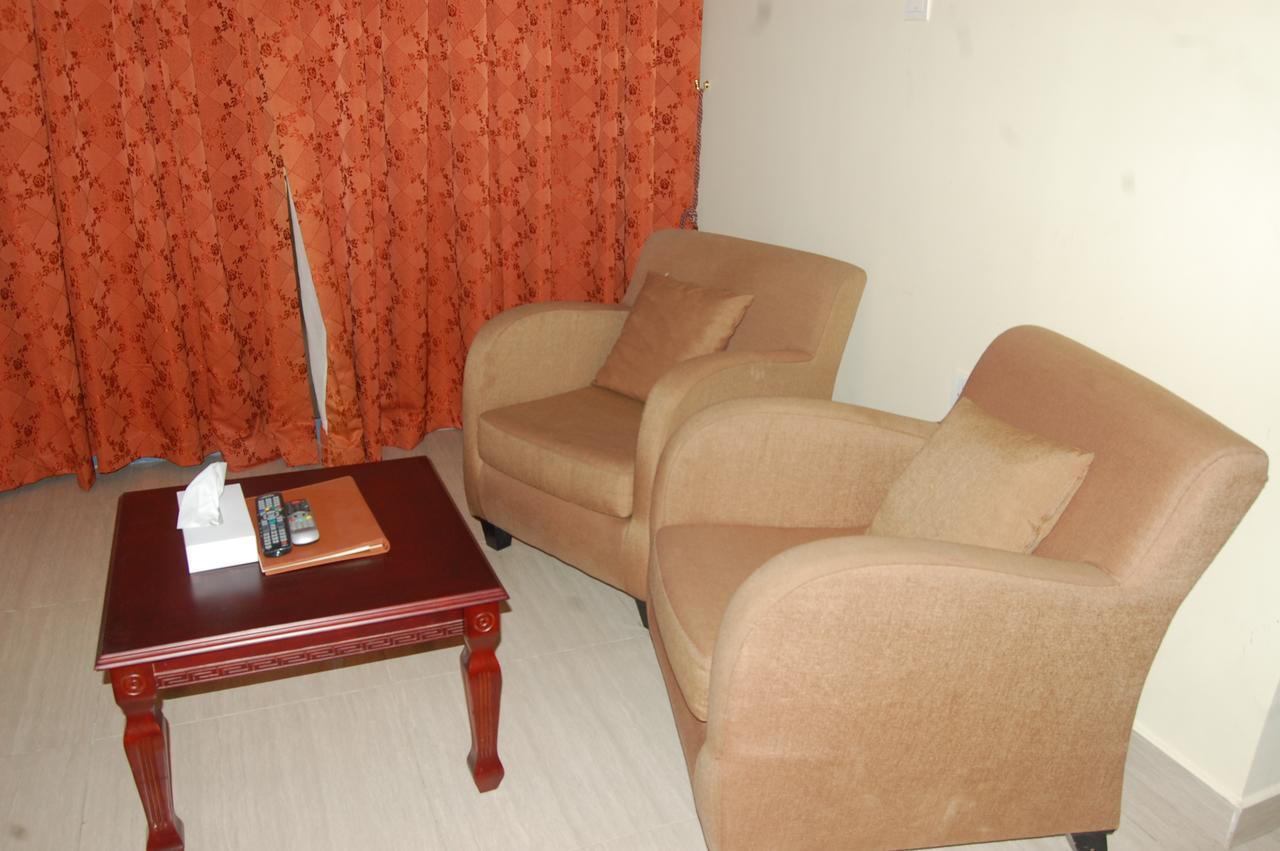 Al Amwaj Hotel ชาร์จาห์ ภายนอก รูปภาพ