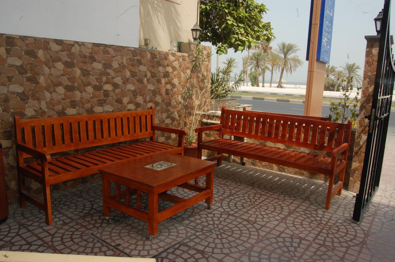 Al Amwaj Hotel ชาร์จาห์ ภายนอก รูปภาพ