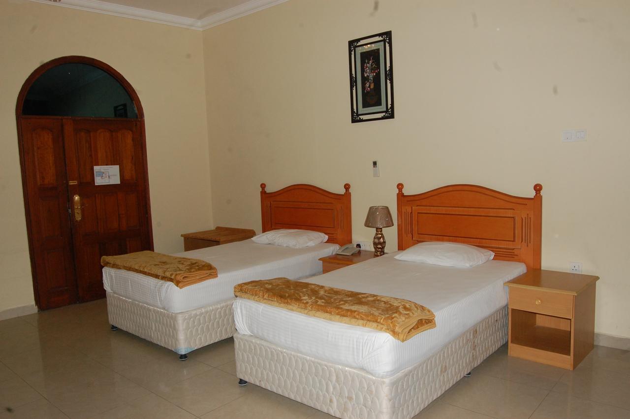 Al Amwaj Hotel ชาร์จาห์ ภายนอก รูปภาพ