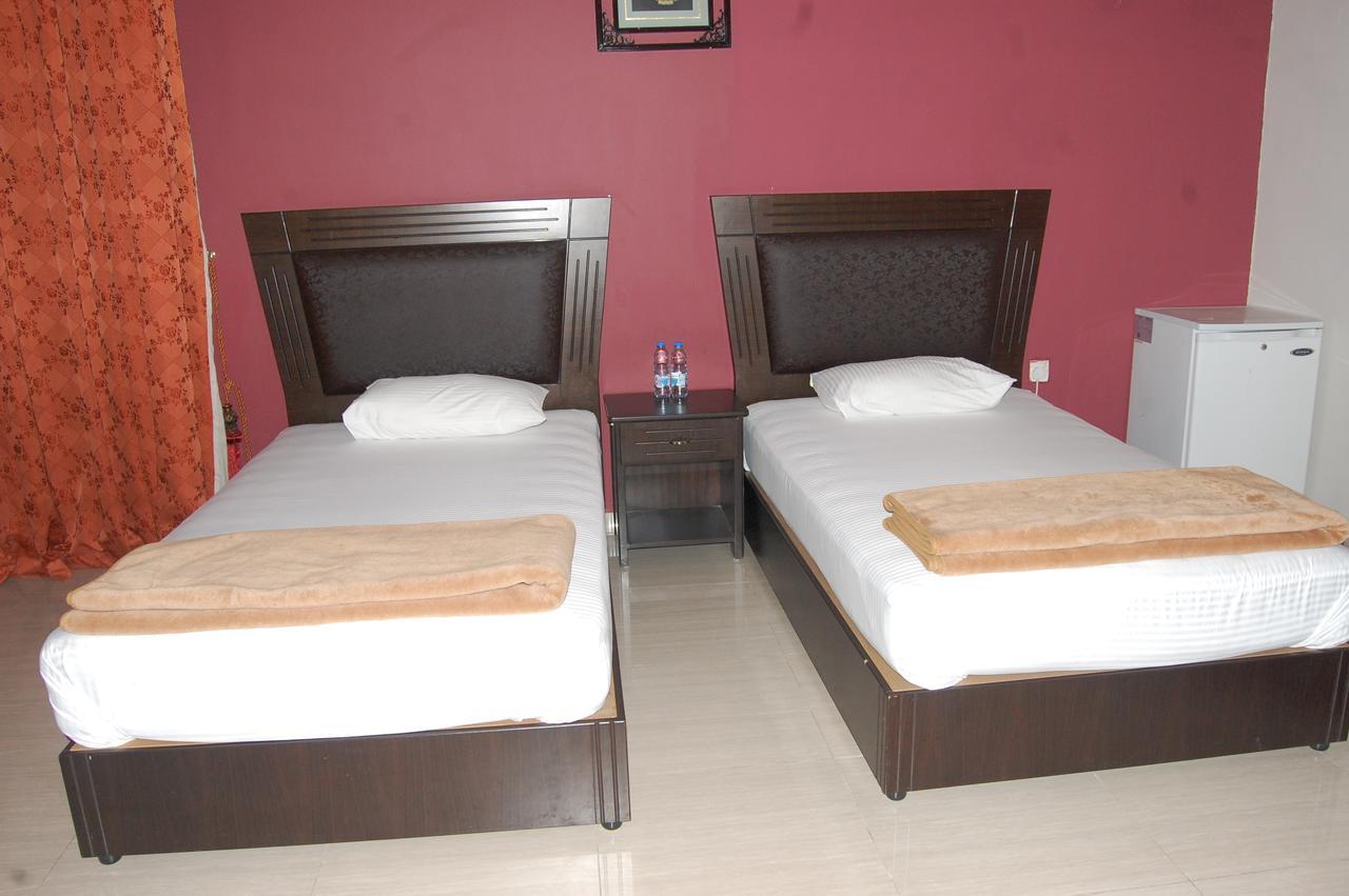 Al Amwaj Hotel ชาร์จาห์ ภายนอก รูปภาพ