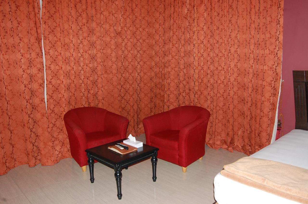 Al Amwaj Hotel ชาร์จาห์ ภายนอก รูปภาพ